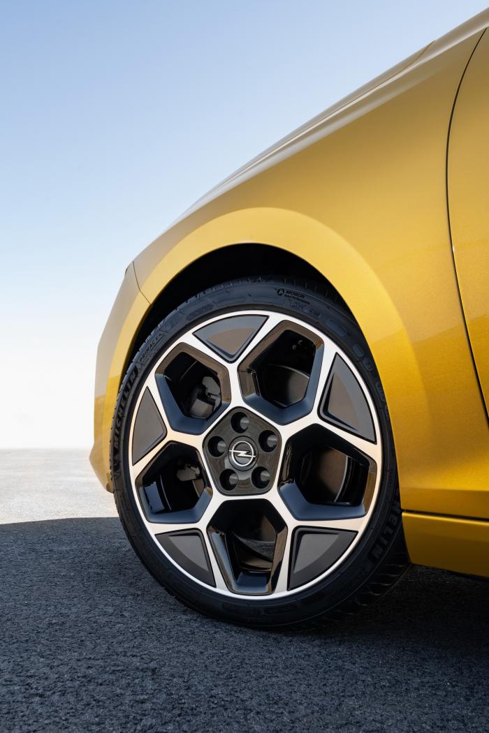 2022-Opel-Astra-9.jpeg
