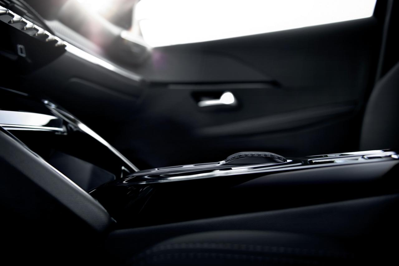 2022-Peugeot-208-int-new-shifter-2.thumb.jpeg.1511bd760722dbaa89196b3934ad4832.jpeg