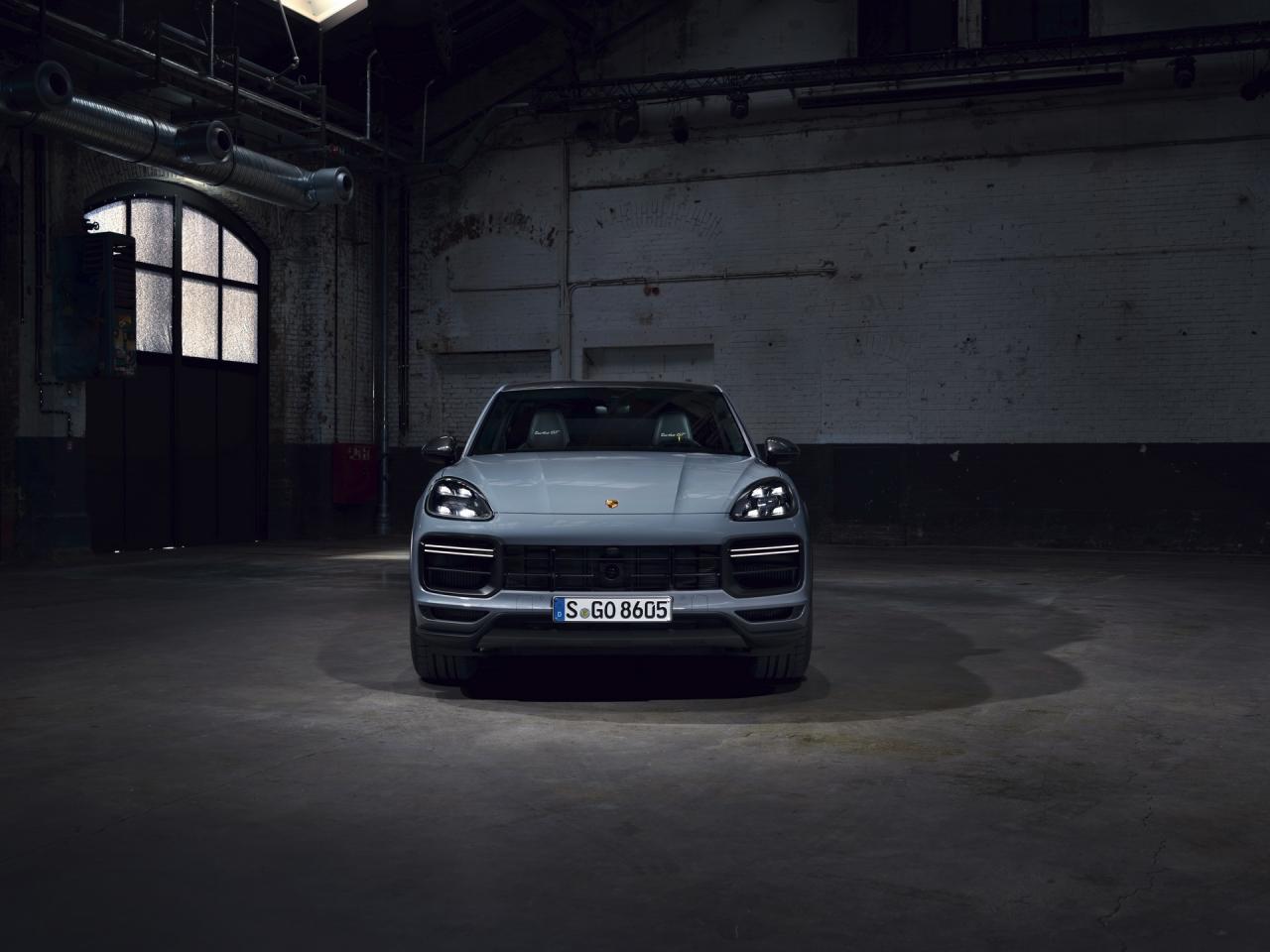 2022-Porsche-Cayenne-Turbo-GT-6.thumb.jpg.087357a36f36df85ea36507341d8aa15.jpg