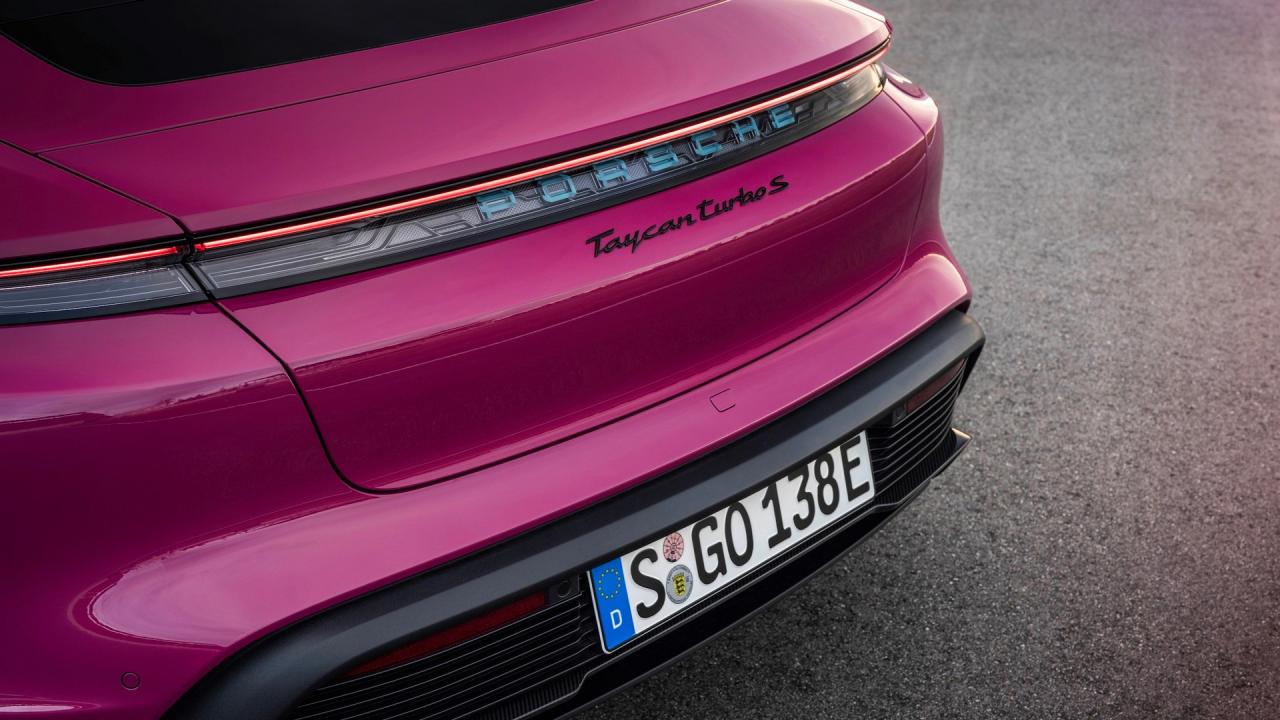 2022-Porsche-Taycan-5.thumb.jpg.1141cd4136980414c79ae8d21521103b.jpg