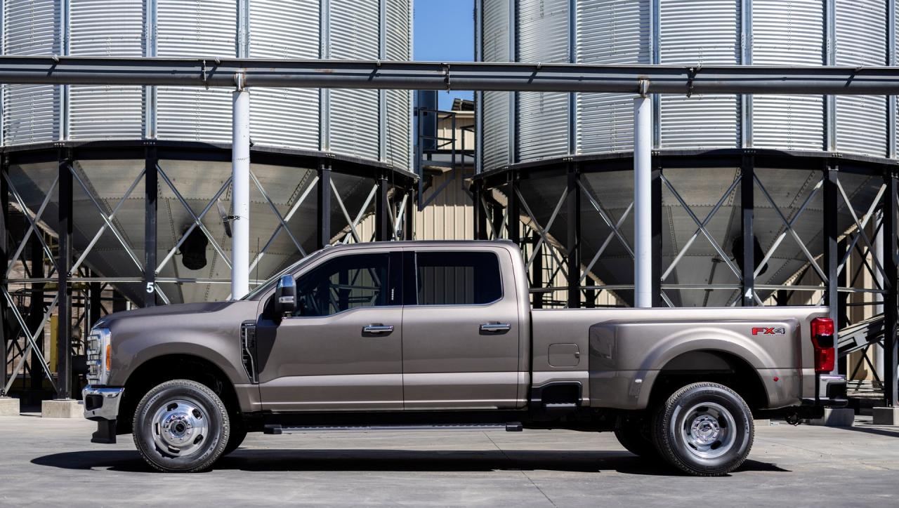 2023-Ford-F-Series-Super-Duty-19.jpg