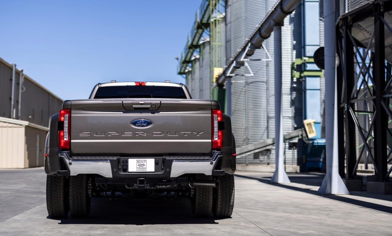 2023-Ford-F-Series-Super-Duty-21.jpg