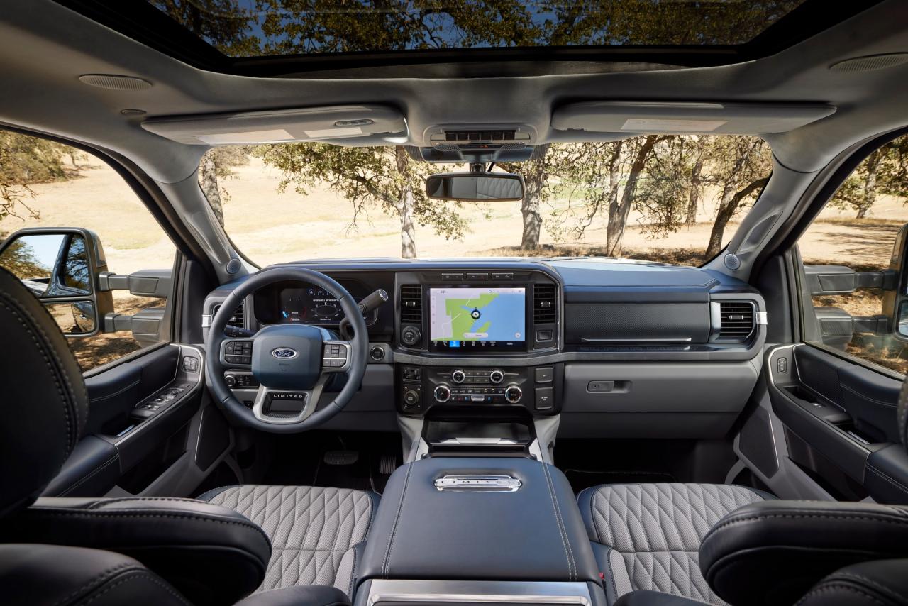 2023-Ford-F-Series-Super-Duty-37.jpg