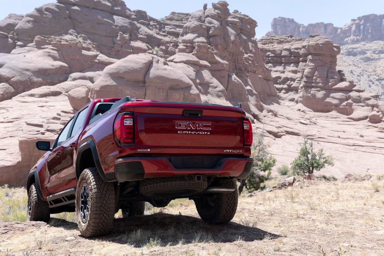 2023-GMC-Canyon-203.jpg