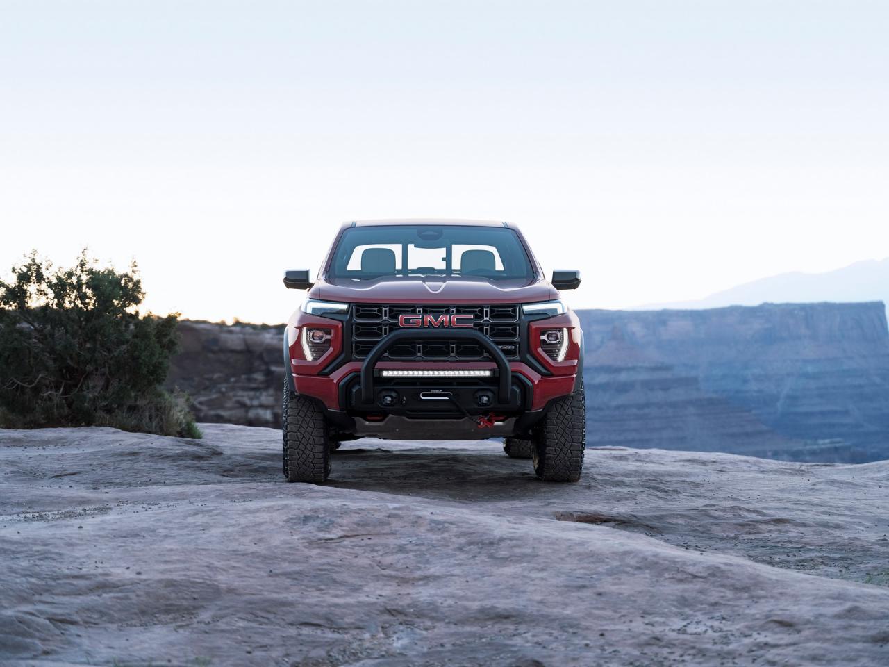 2023-GMC-Canyon-204.jpg