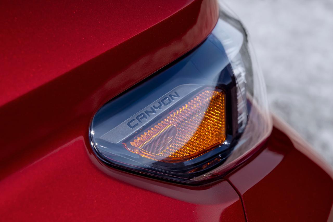 2023-GMC-Canyon-214.jpg