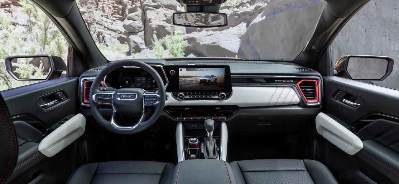 2023-GMC-Canyon-220.jpg
