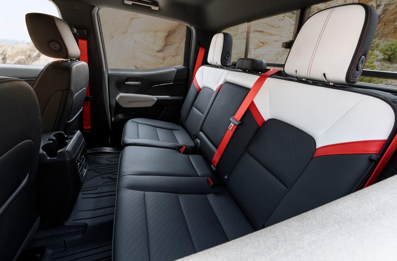 2023-GMC-Canyon-222.jpg