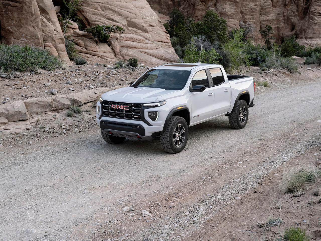 2023-GMC-Canyon-301.jpg