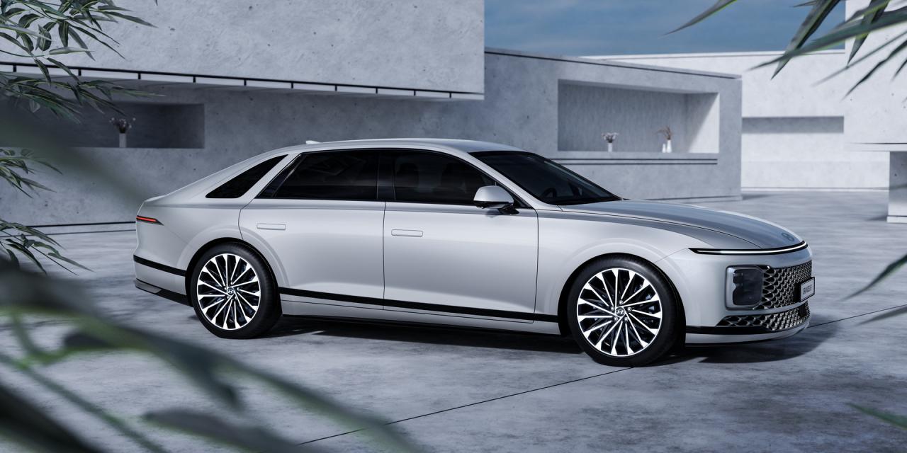 2023-Hyundai-Grandeur-1.thumb.jpg.0a3f4b50502118aec05775bb26d95d96.jpg