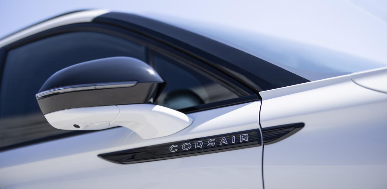 2023-Lincoln-Corsair-Facelift-17.jpg