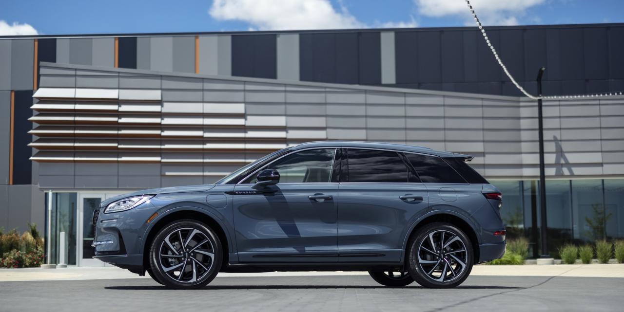 2023-Lincoln-Corsair-Facelift-22.jpg