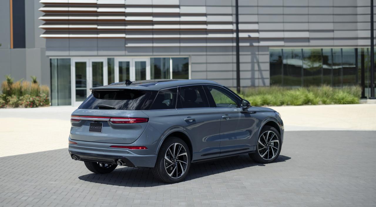 2023-Lincoln-Corsair-Facelift-26.jpg