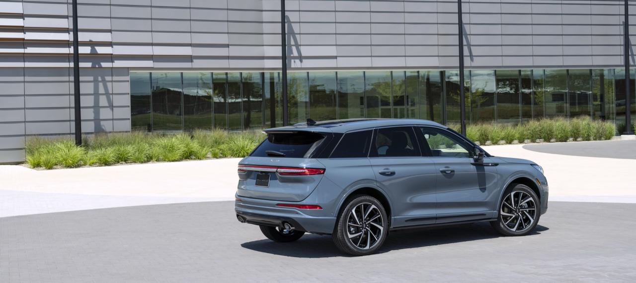 2023-Lincoln-Corsair-Facelift-27.jpg