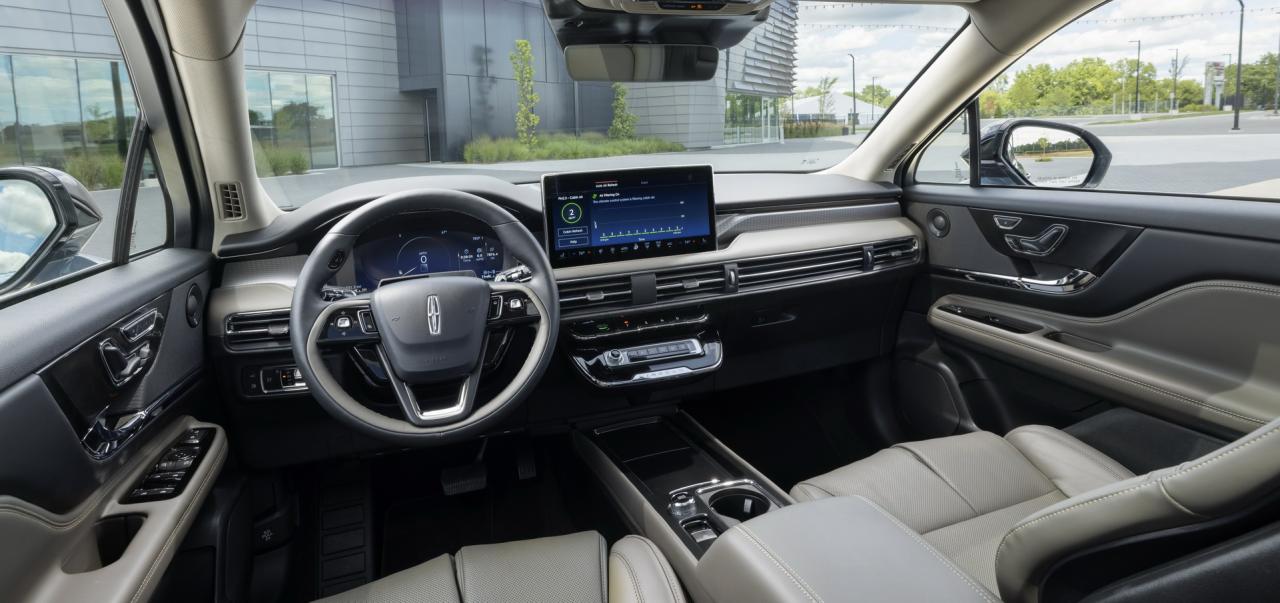 2023-Lincoln-Corsair-Facelift-31.jpg