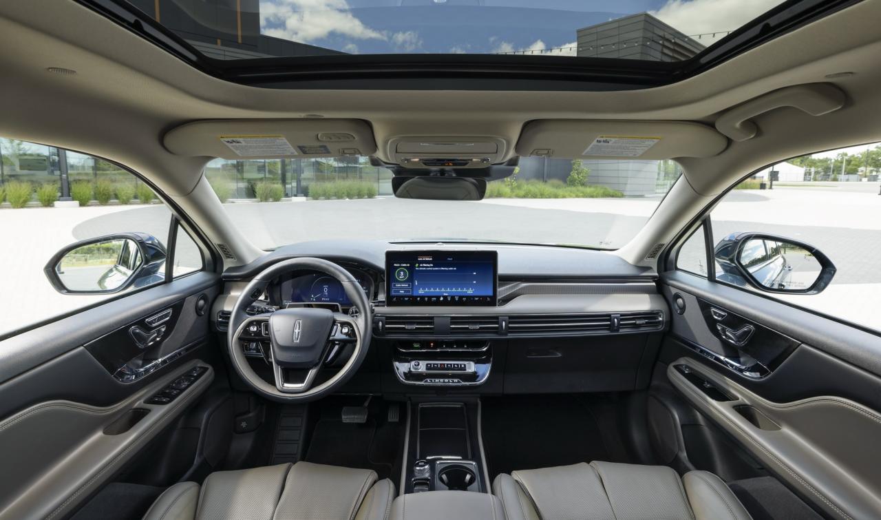 2023-Lincoln-Corsair-Facelift-32.jpg