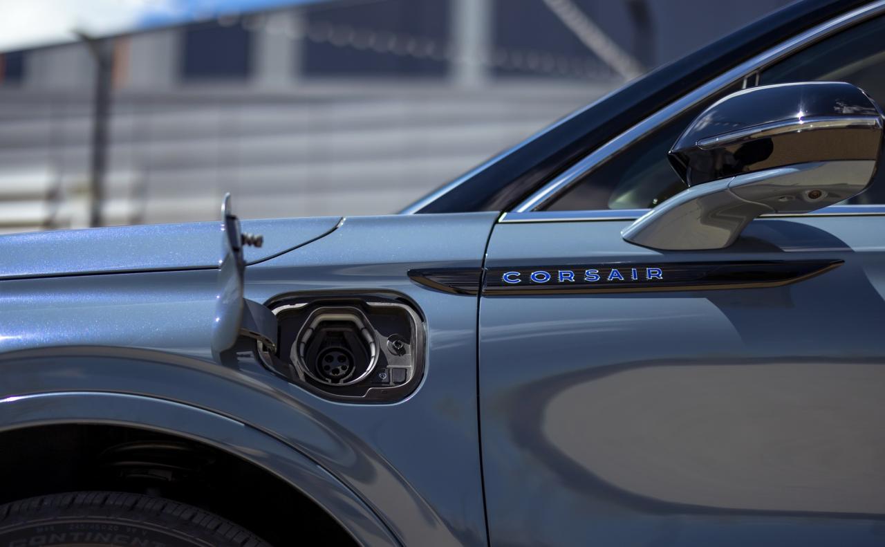 2023-Lincoln-Corsair-Facelift-39.jpg