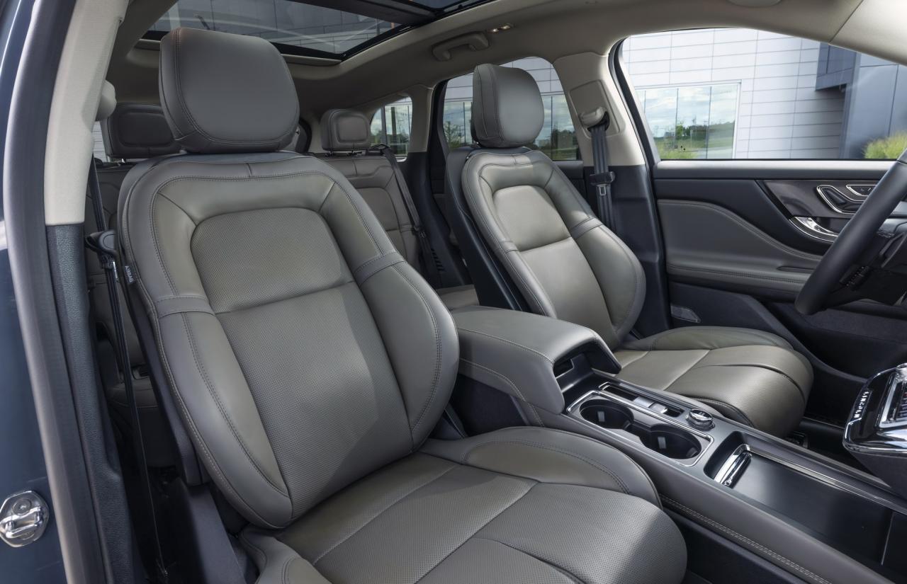 2023-Lincoln-Corsair-Facelift-43.jpg