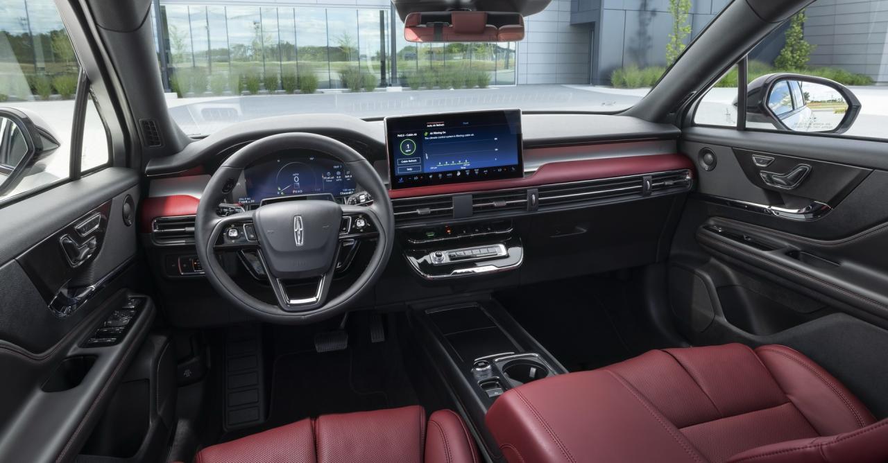 2023-Lincoln-Corsair-Facelift-9.jpg