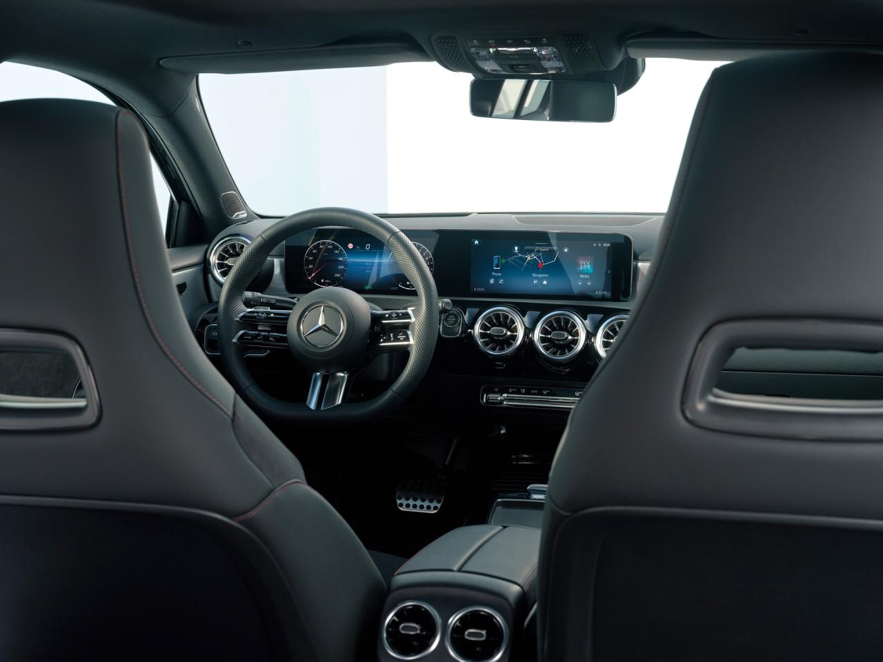 2023-Mercedes-Benz-A-Class-4.jpg