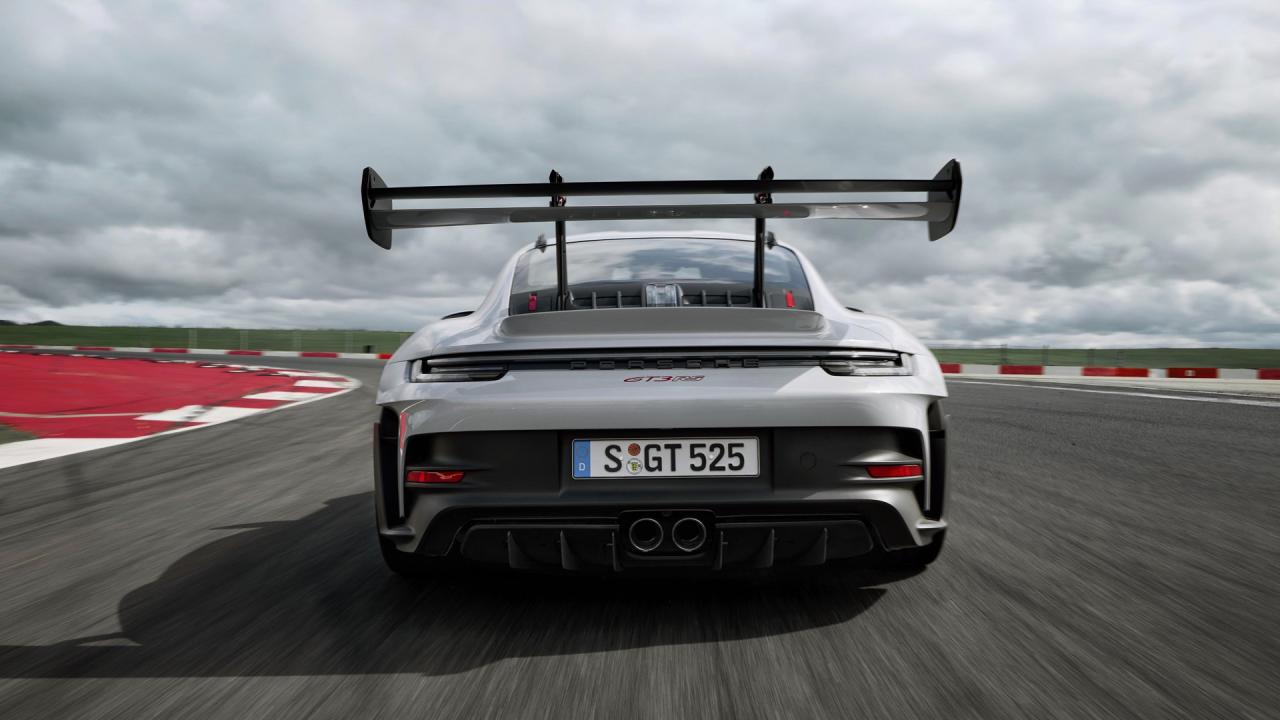 2023-Porsche-911-GT3-RS-00006.thumb.jpg.d0188c889fe892dfb015adc5a8e1a4b1.jpg