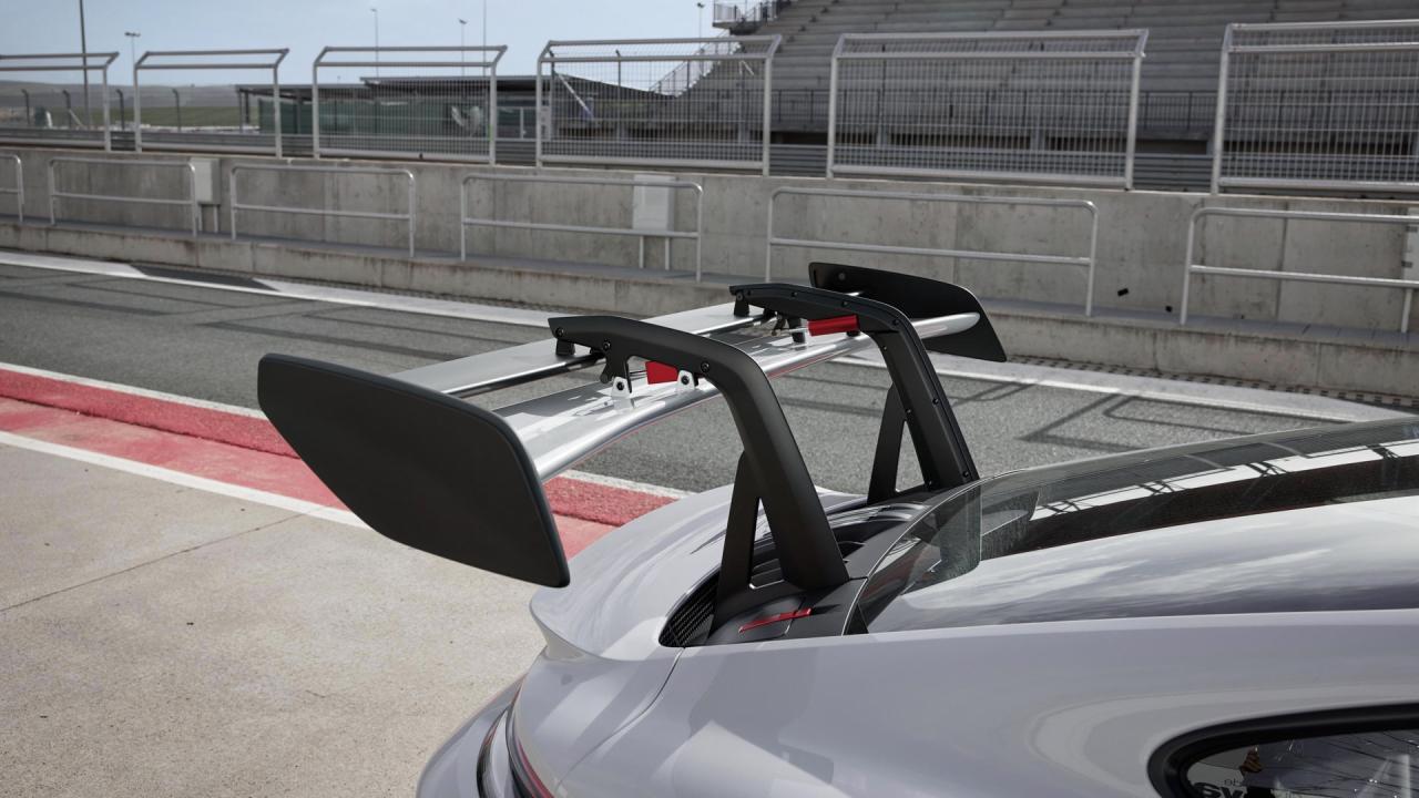 2023-Porsche-911-GT3-RS-00018.thumb.jpg.d41ec75dd5a91febeec0c58e8bb83f64.jpg