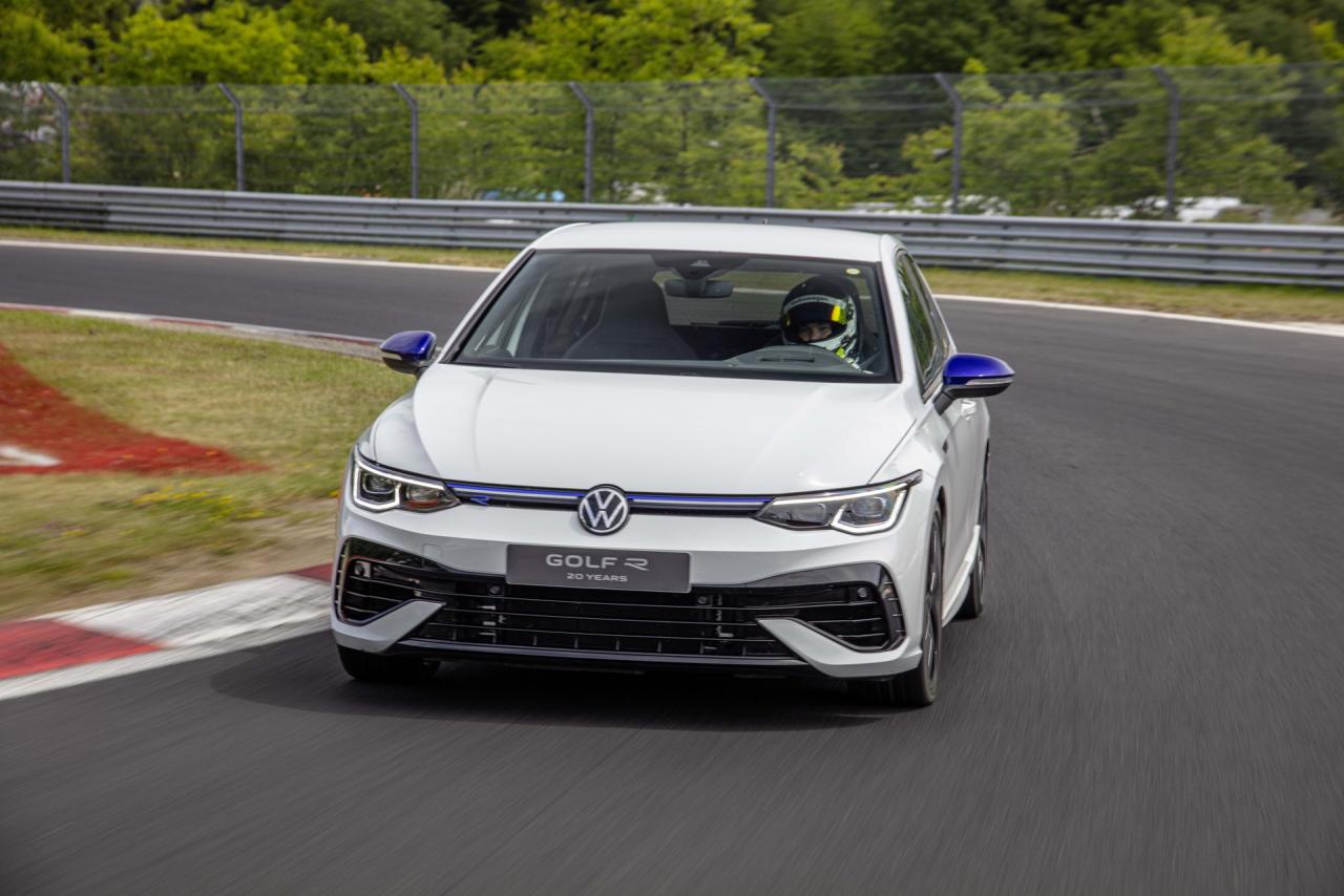 2023-VW-Golf-R-20-Years-11.thumb.jpg.e5db2a69183b237c21656b1973d19b8f.jpg