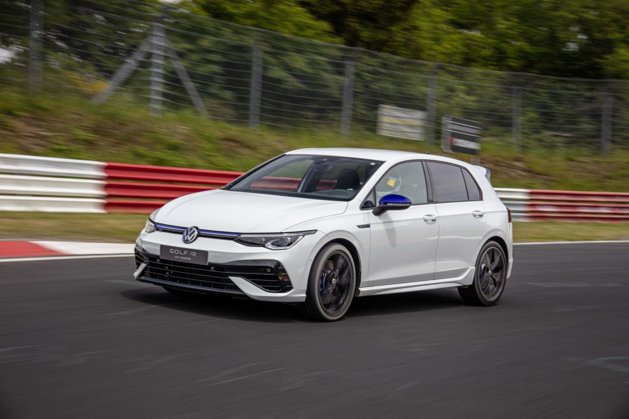 2023-VW-Golf-R-20-Years-12.thumb.jpg.8bae928cdb35d36d409c69254e2da05f.jpg