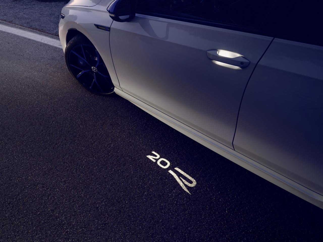 2023-VW-Golf-R-20-Years-5.thumb.jpg.ecb9b315e4704b772a8de4f31c0eeceb.jpg