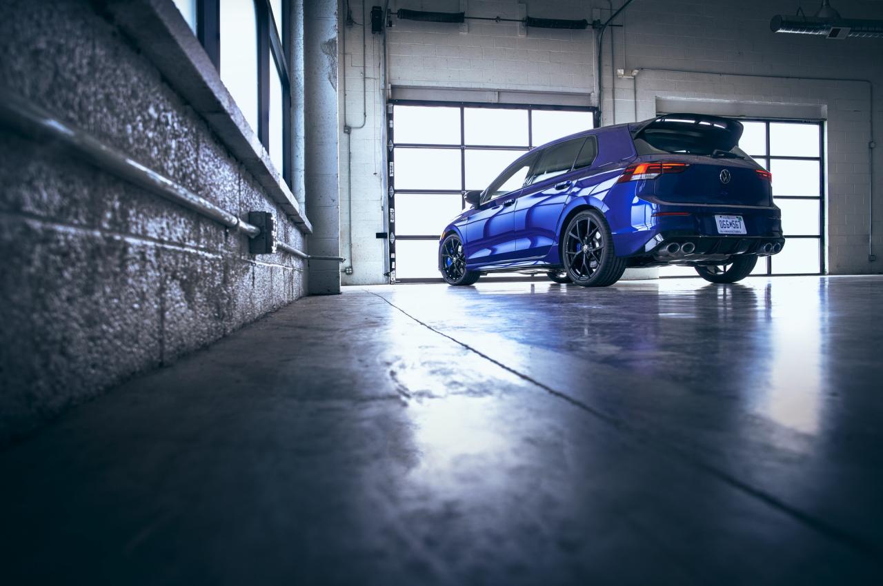 2023-VW-Golf-R-20th-Anniversary-Edition-US-25.thumb.jpg.4f246264e14ead6f8431a1b57cc35eb4.jpg