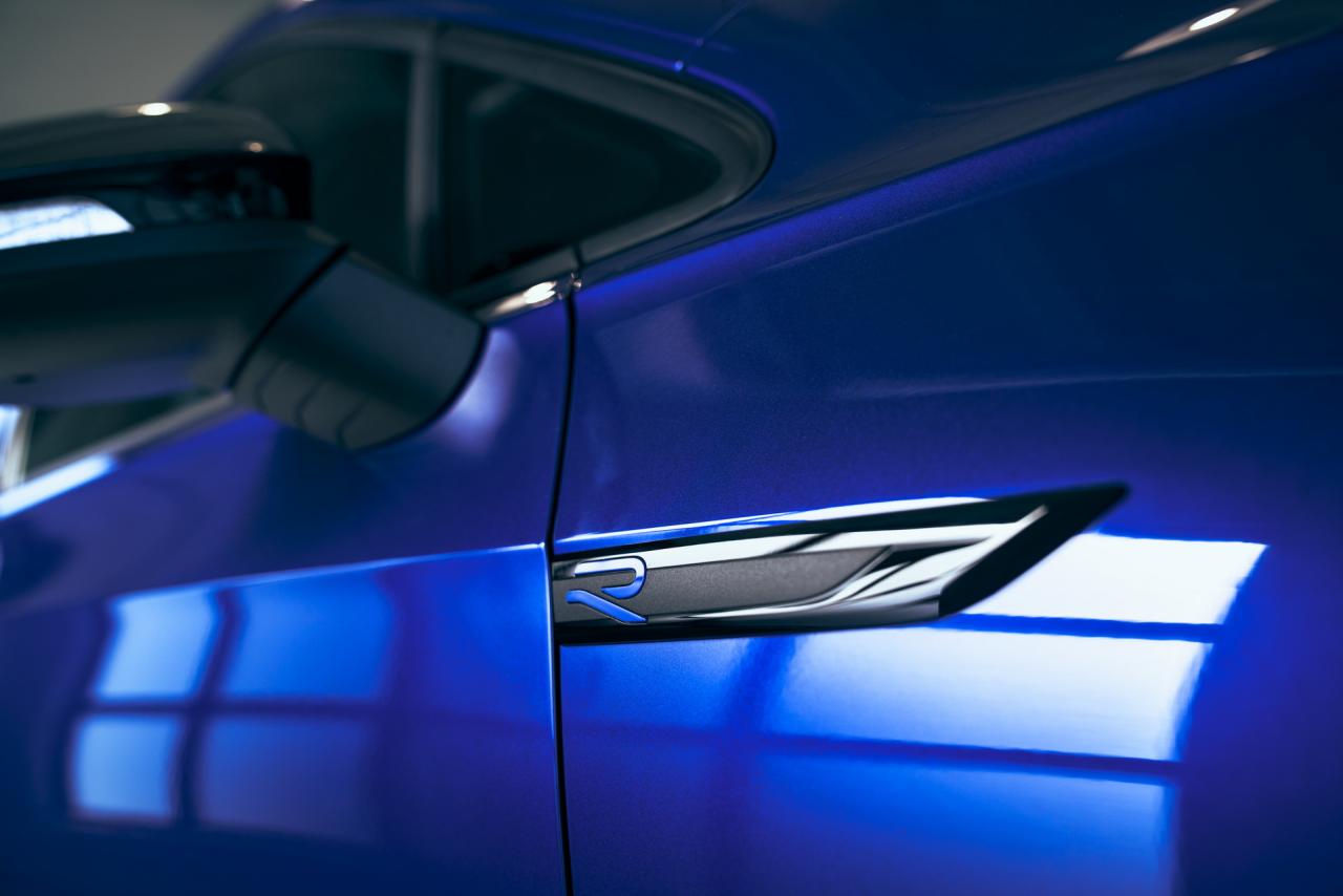 2023-VW-Golf-R-20th-Anniversary-Edition-US-39.thumb.jpg.987b39cb9c1759439565ae5c589b7d77.jpg