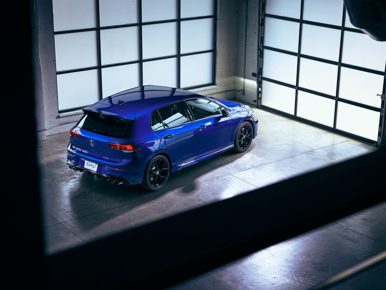2023-VW-Golf-R-20th-Anniversary-Edition-US-43.thumb.jpg.6fe2eff438ff06232f335f7375b2cc96.jpg