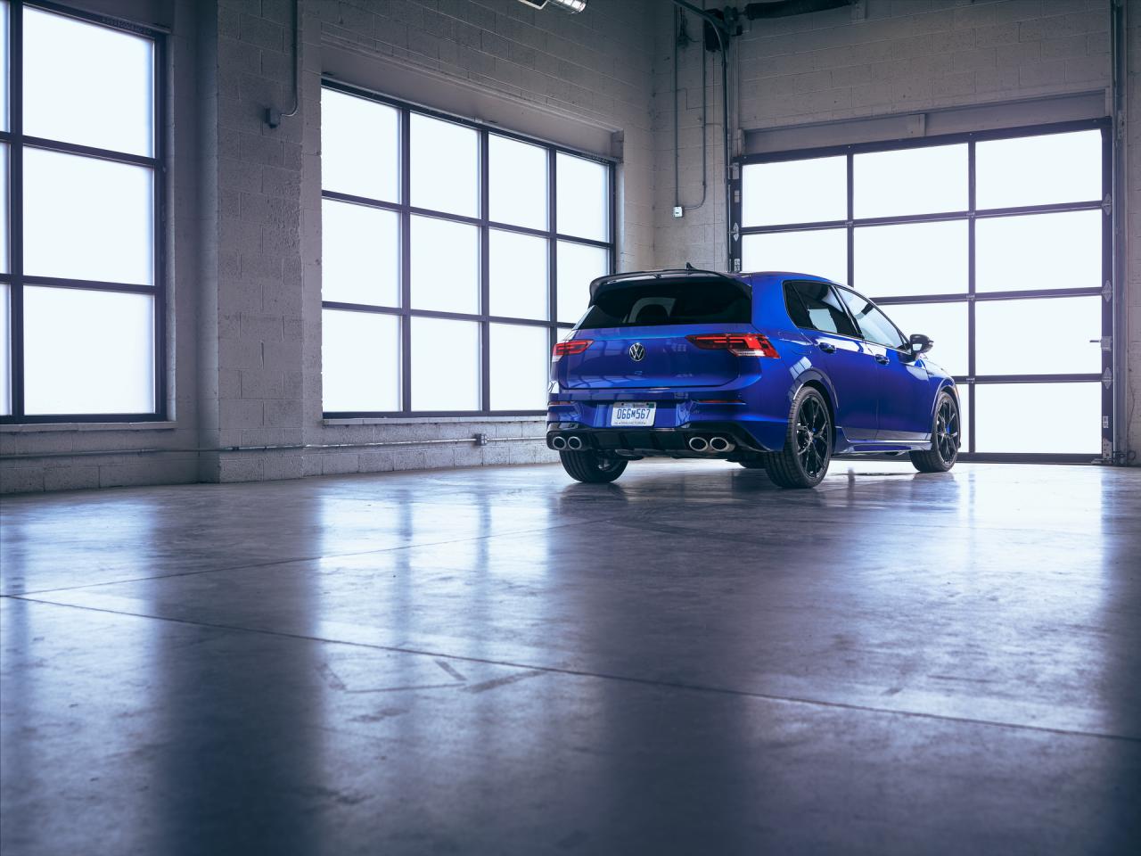 2023-VW-Golf-R-20th-Anniversary-Edition-US-46.thumb.jpg.1d2f8129f4e896b52a703af84e045cea.jpg