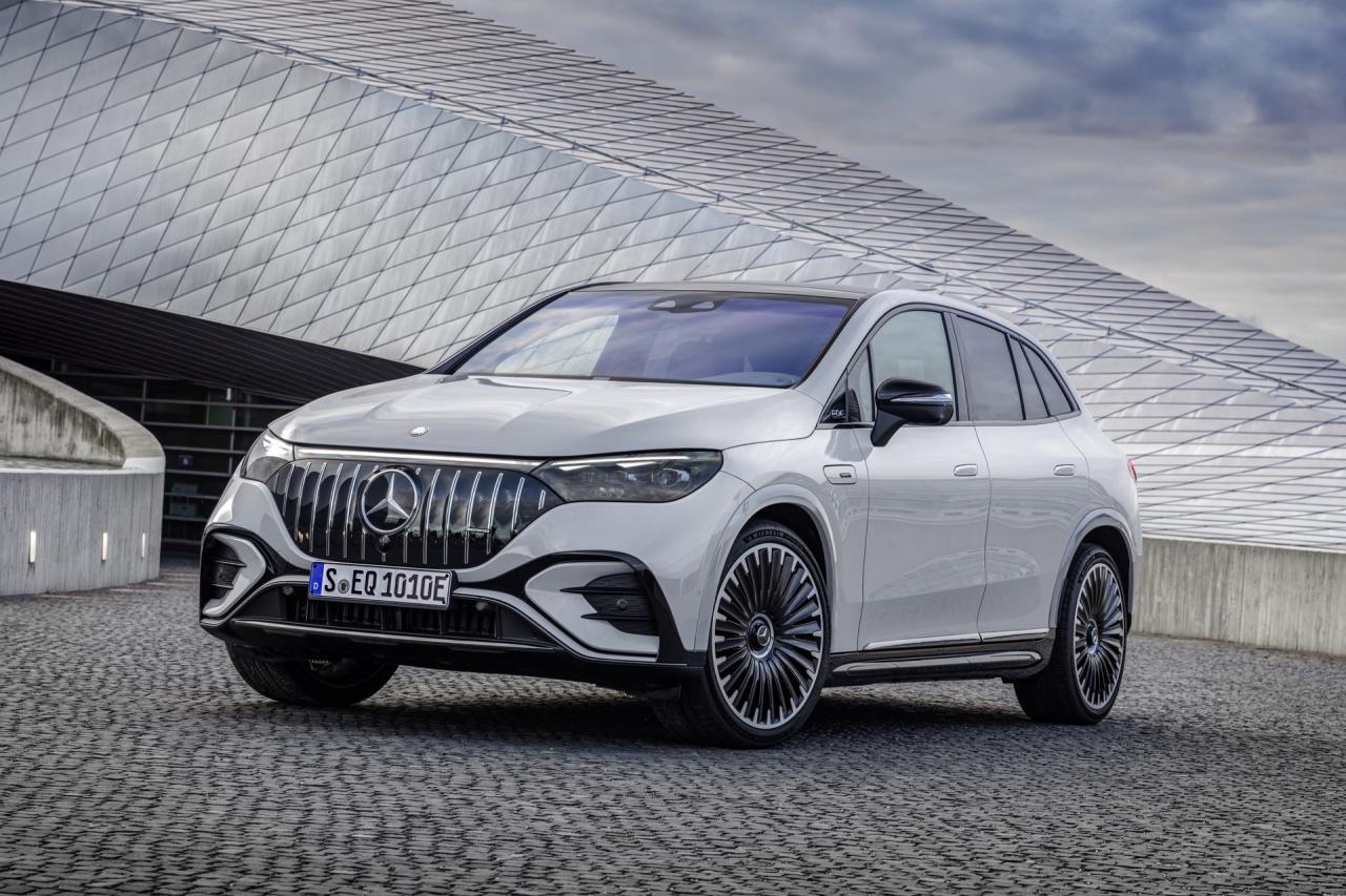 2024-Mercedes-AMG-EQE-53-SUV-07.thumb.jpg.6b4e1ee5db3852262ebf7bf22b06b4a2.jpg