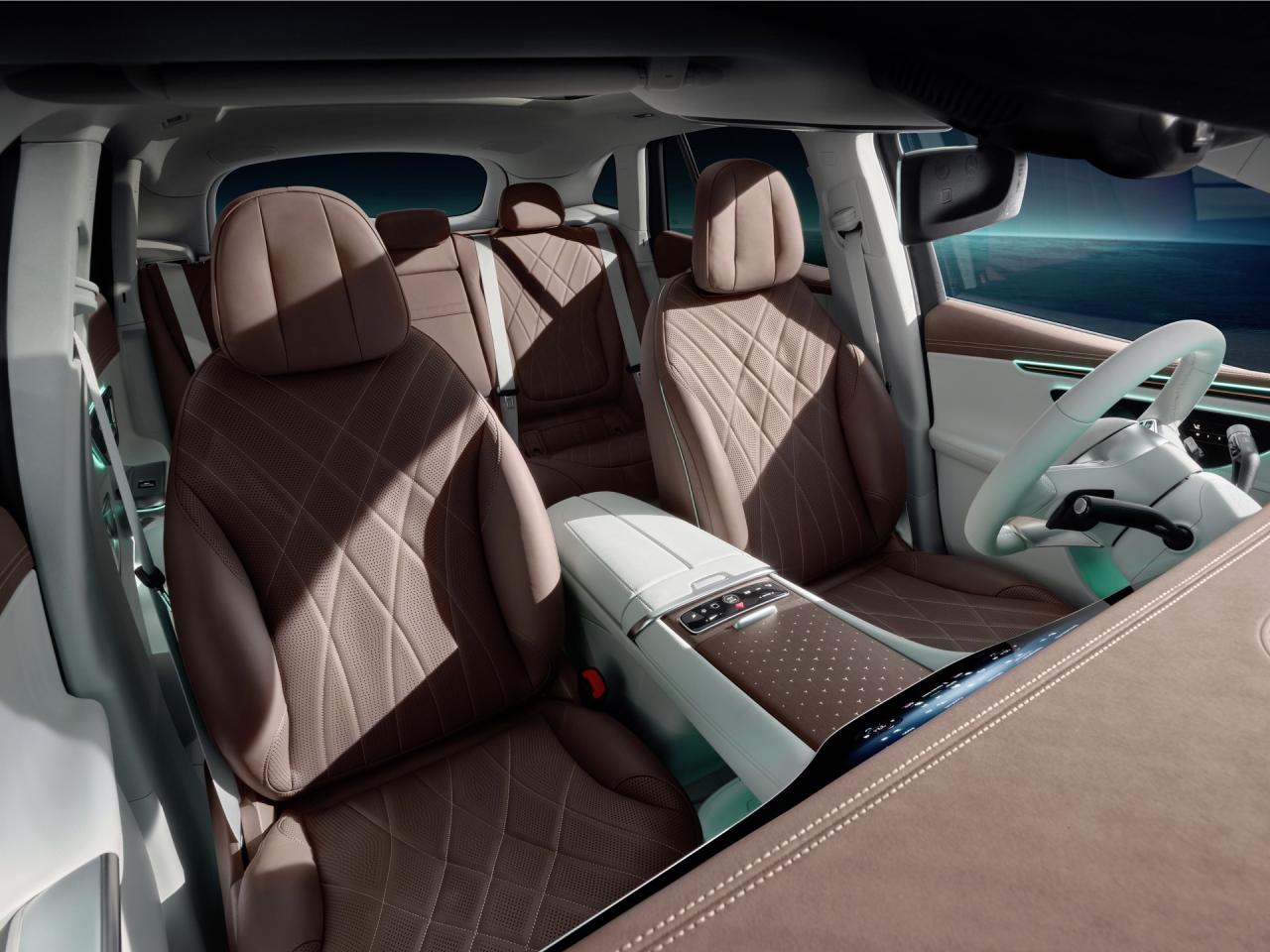 2024-Mercedes-Benz-EQE-SUV-19.thumb.jpg.0790cbffba7ebbe1c6f824ebaa3781f2.jpg