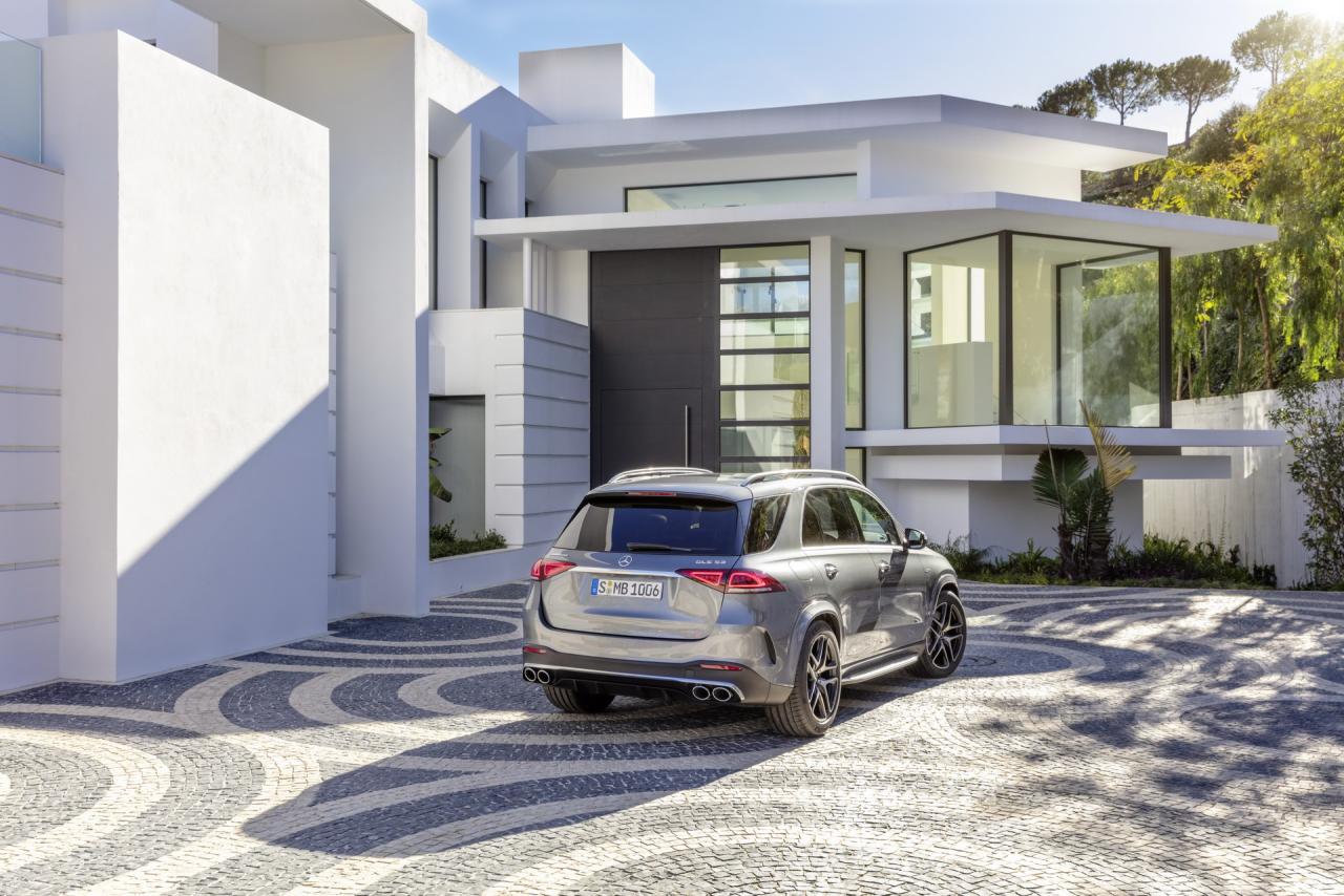 20b16cf7-2020-mercedes-amg-gle-53-4matic-2.thumb.jpg.51ca6b84a0443930b8f182bfa07559a5.jpg