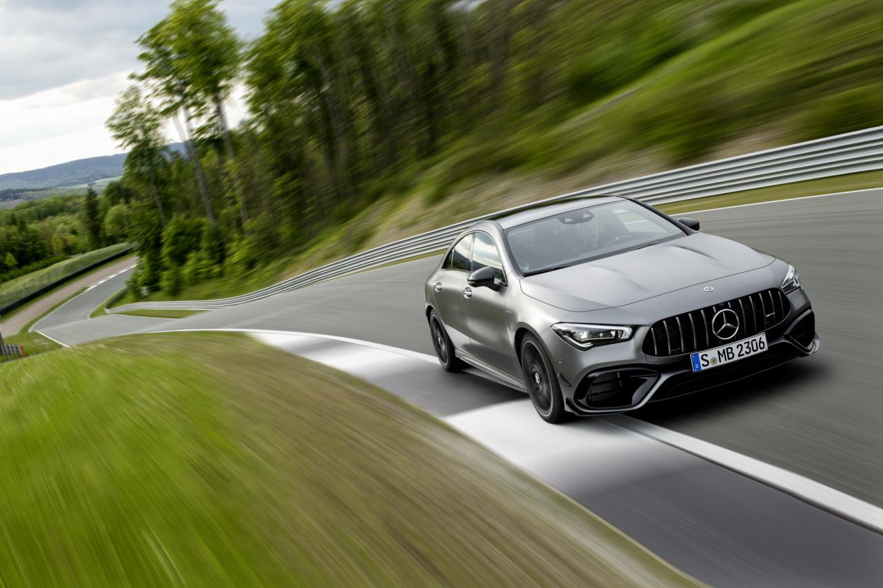 2e41defb-mercedes-amg-cla45-12.thumb.jpg.a4cc871a3658c9682963f918ff41180b.jpg