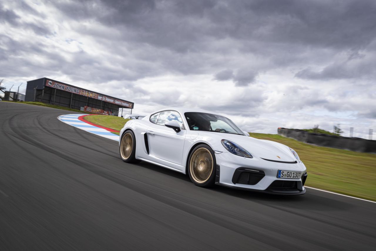 331ea928-porsche-718-cayman-gt4-69.thumb.jpg.59d7c36437f85c3b48e2e013ee0bc506.jpg
