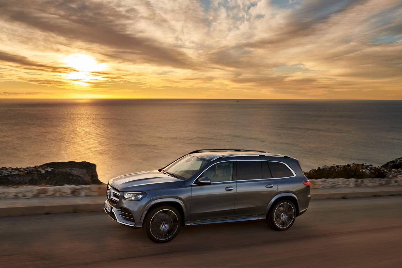 57ac6761-2020-mercedes-benz-gls-34.thumb.jpg.d5879a2a0908ba007ba6db7be9bbdf0b.jpg