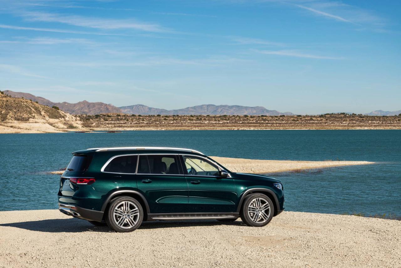 5c7f6981-2020-mercedes-benz-gls-53.thumb.jpg.444a513ac65468c82bf29f1556202053.jpg