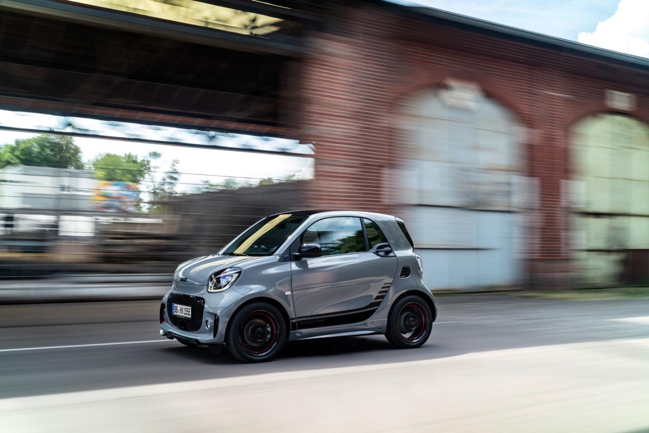 6919e18f-2020-smart-fortwo-forfour-3.thumb.jpg.1b8c7422b877089017c1689c3b3c8d4e.jpg
