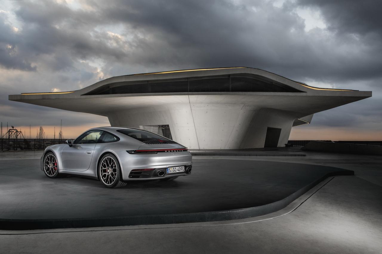 72975e9d-nmew-porsche-911-992-4.thumb.jpg.b2b8621c72656247c908d9152d1cc23e.jpg