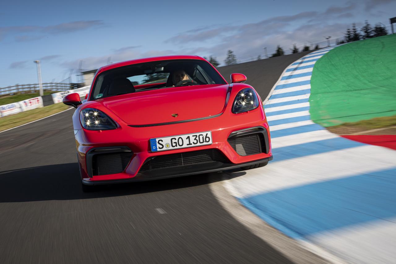 803a1cc1-porsche-718-cayman-gt4-12.thumb.jpg.38d2b124a8aef43e2ca5198ddd2c029e.jpg