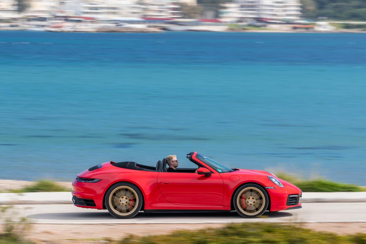 90aaeffa-porsche-911-cabriolet-07.thumb.jpg.dbd2fb254533af07c20e09ebea633c08.jpg