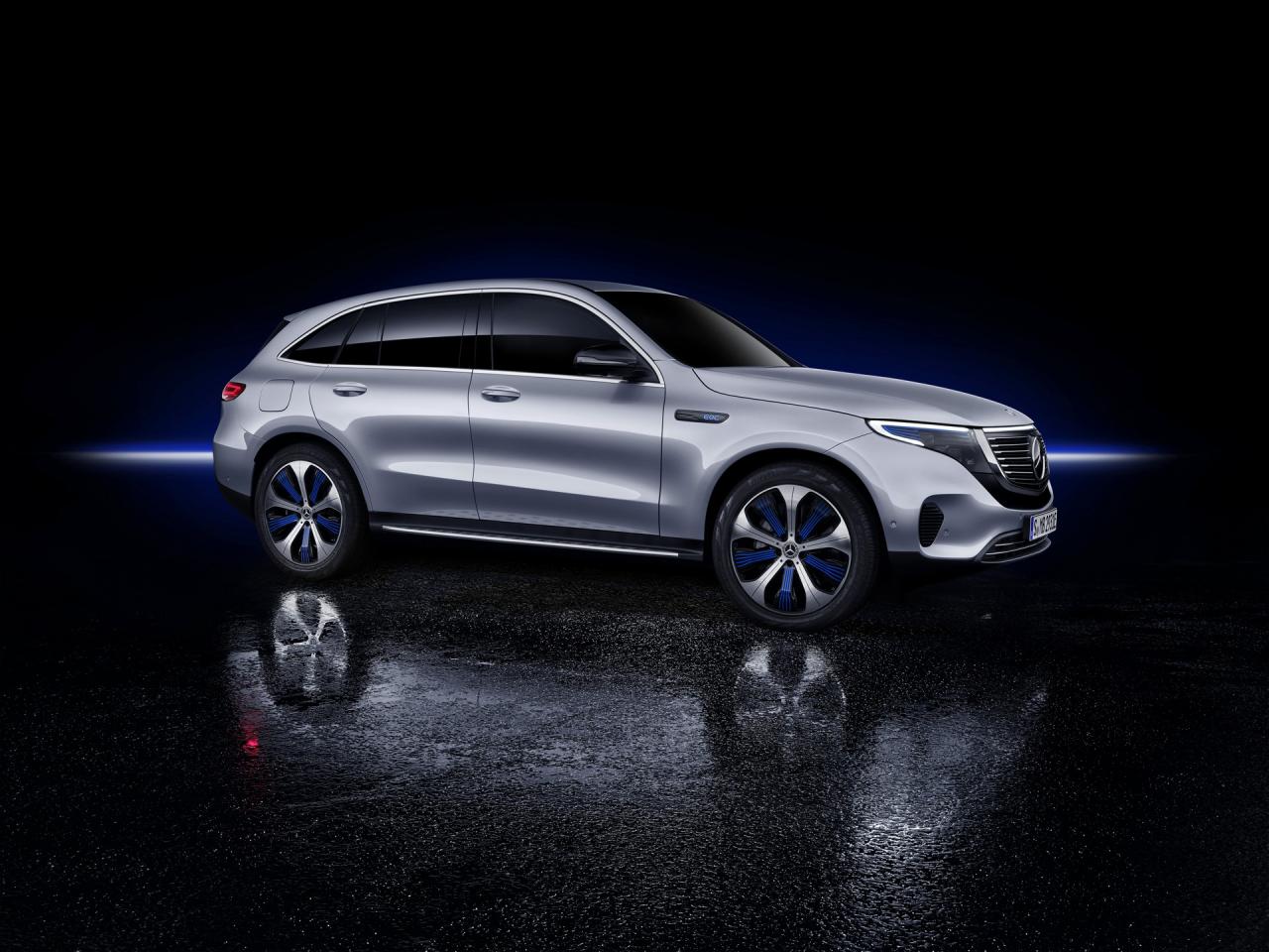 9e516dad-mercedes-eqc-3.thumb.jpg.bb25c5565ac1ef2f4d2a8b1e5032d0cf.jpg