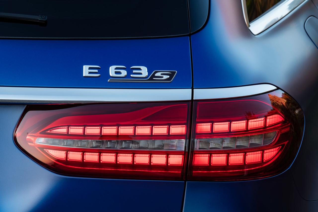 Mercedes-AMG-E-63-S-26.thumb.jpg.abfd2109d2db39fa1dd76c37d084a017.jpg
