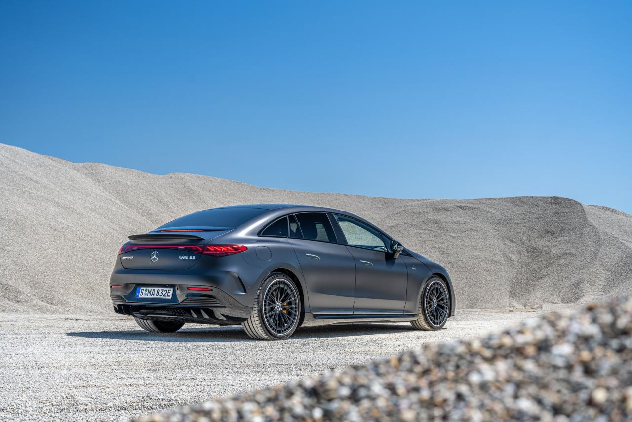 Mercedes-AMG-EQE-18.jpg