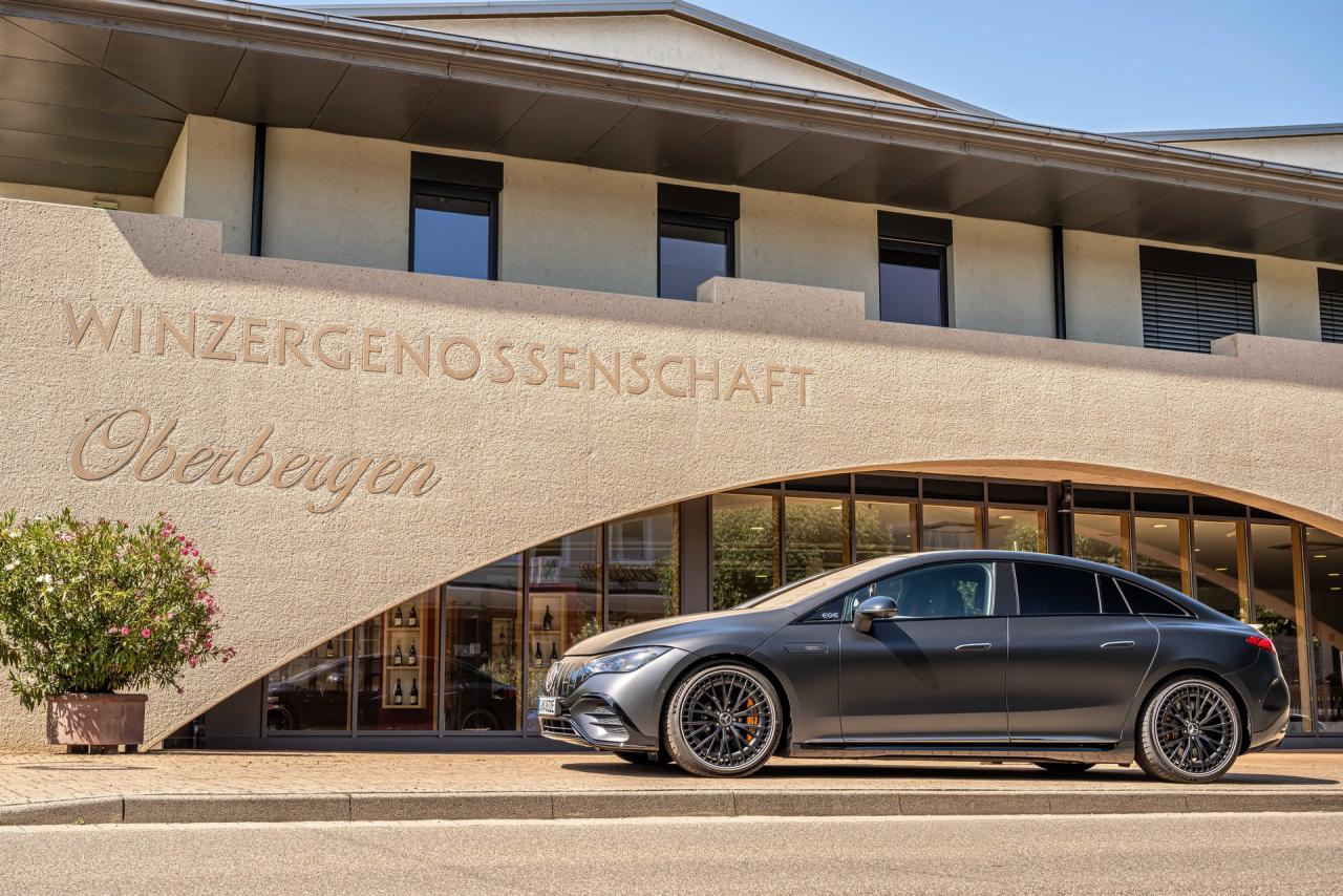Mercedes-AMG-EQE-32.jpg