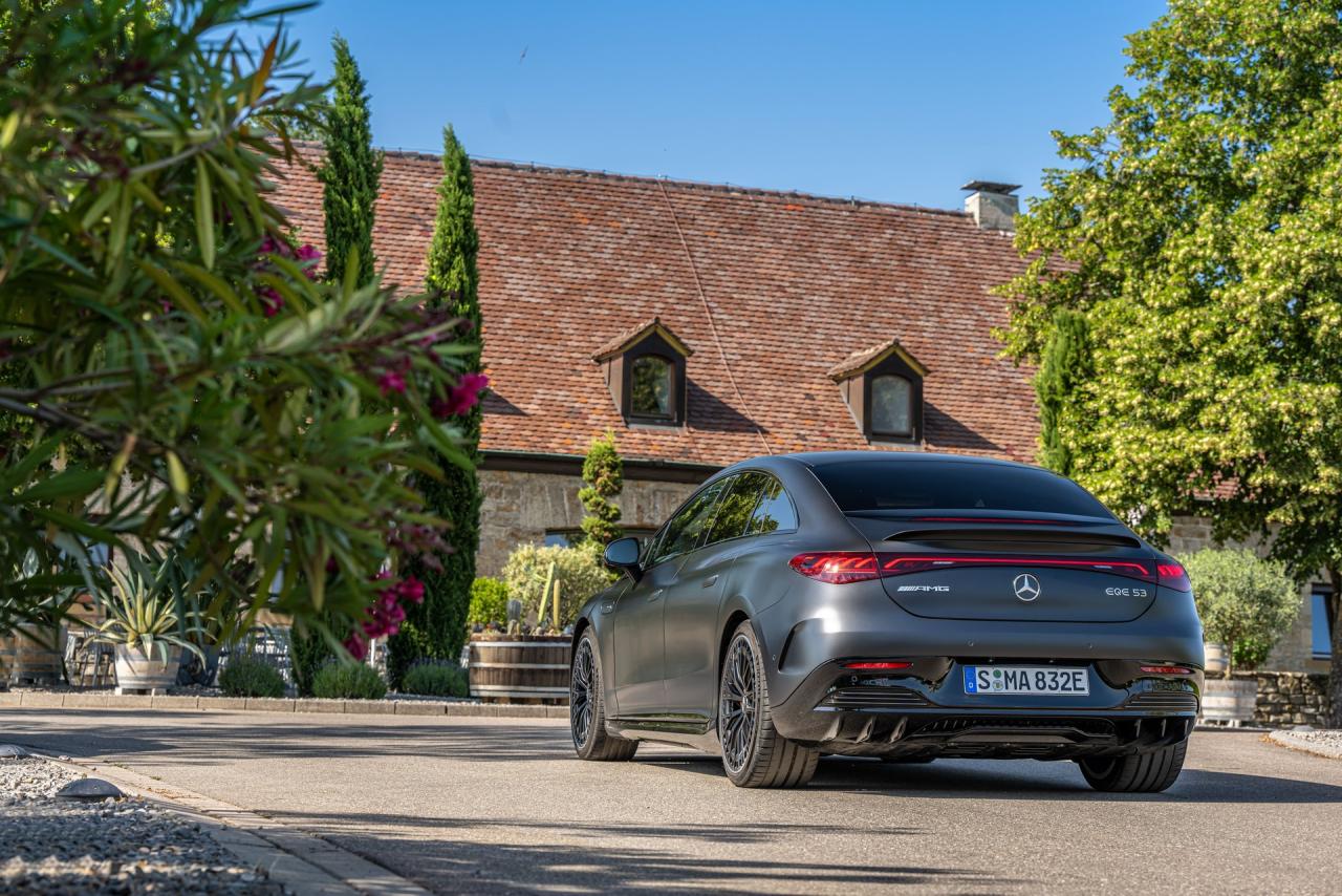 Mercedes-AMG-EQE-33.jpg