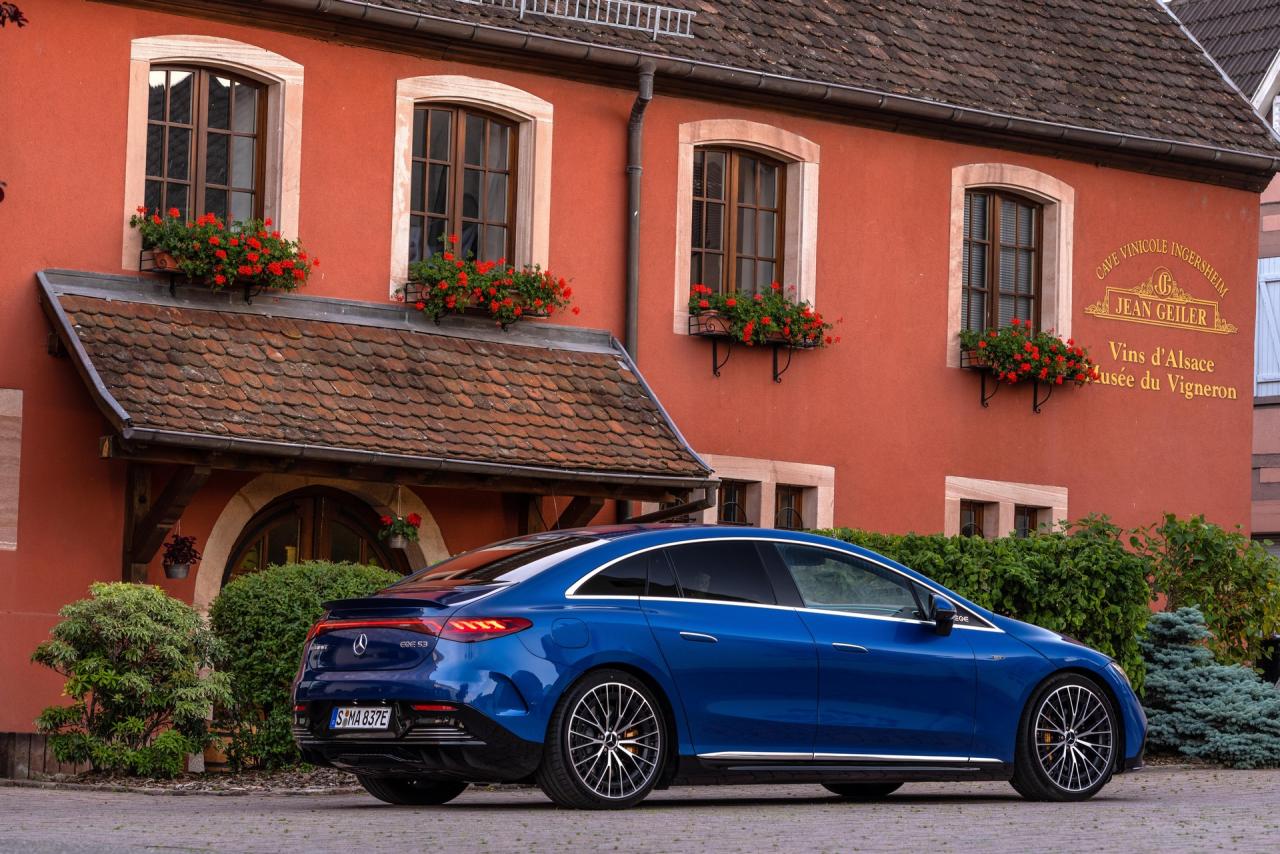 Mercedes-AMG-EQE-89.jpg
